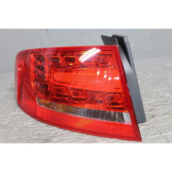 Audi（アウディ） A4 1.8 セダン 右H 前期 (8KCDH 8K) 純正 左 テール