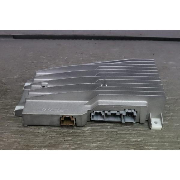 GM キャデラック CTS 右H (X322C) 純正 BOSE オーディオアンプ 20869451 GMX322 SU 289116009005431-093