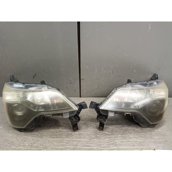 トヨタ（TOYOTA） スペイド Y 前期 (NCP141) 純正 ハロゲン ヘッド