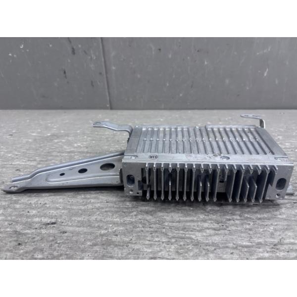 200系 クラウン ロイヤルサルーン 前期(GRS202) 純正 フジツーテン オーディオアンプ カーオーディオ 86280-30560 動作保証 破損無 p0