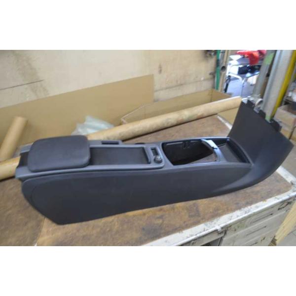 ボルボ V50 後期(MB4204S) 純正 破損無 取付OK センターコンソール