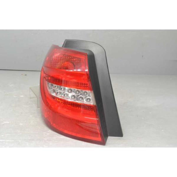 ベンツ Bクラス B180 後期 DBA-246242 左テールランプ LED ベンツ B180（W246） 前期(246242) 純正 破損無 取付OK 動作保証 左
