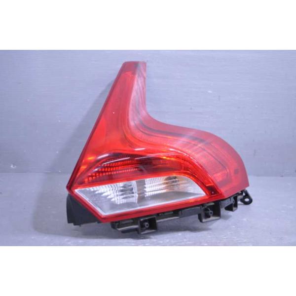 ボルボ V40 T4(MB4164T) 純正 AL 破損無 取付OK 動作保証 右 テール