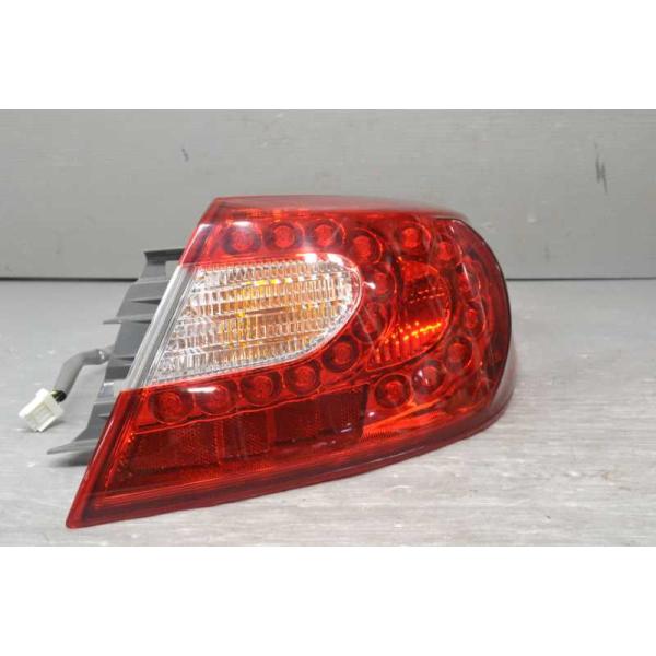 日産純正 Y51 フーガ 後期 LED テールライトテールランプ 右側W2328 フーガ 250GT 前期(Y51) 純正 スタンレー 破損無 取付OK 動作保証 右