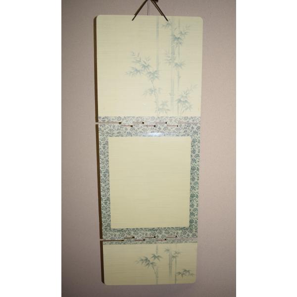掛け軸 色紙掛 折り畳み 紙製 04-8803 75(32.2)cm×27cm 当たり、汚れ、シミはありますが、本体はしっかりしています、お稽古にお使いになるには差し支えありません。