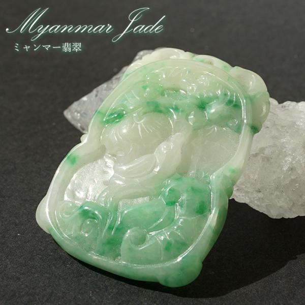 ミャンマー産の天然翡翠を用いた、 吉祥文様が彫り込まれた翡翠の玉鉤です ミャンマー翡翠 鳥×如意 彫り物 【一点物】 : 天然石工房 翡翠 - 通販