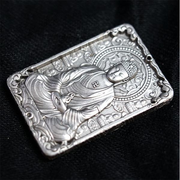 一点物】 アルタイ隕石 新疆隕石 大日如来 彫り物 プレート カワセミ