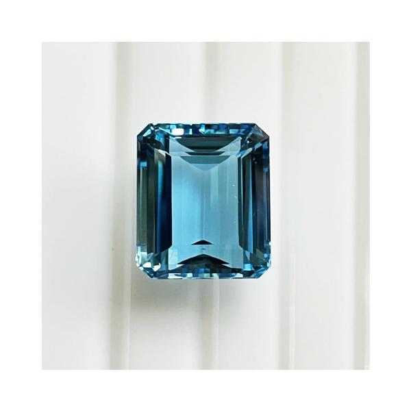 ブルートパーズ ステップカット 25.72ct ルース