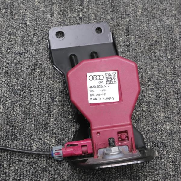 [A-43]Q5 S-line FY 後期 車載電話用アンテナ テレフォンアンテナ 05L906027BPFY0 アウディ FYDTPS 中古