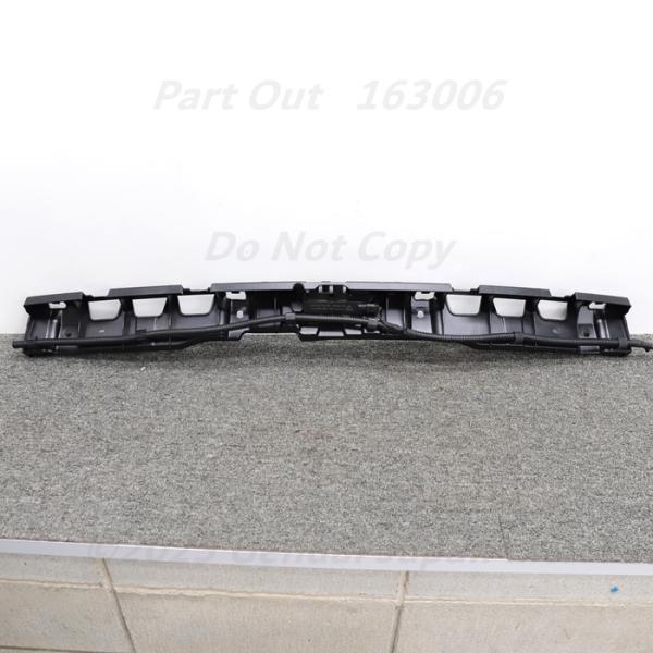 [P-16]マカン ターボ 95B リアバンパー リテーナー ブラケット アンテナ 95B807863B 7PP962132 ポルシェ 95BCTL 中古