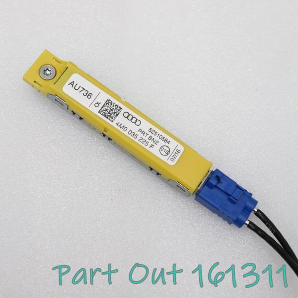 [W-1]ベントレー ベンテイガ W12 アンテナブースター 4M0035225F カイエン Q7 Q8 ウルス 中古