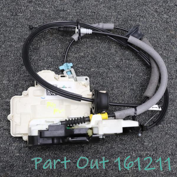 [W-1]ベントレー ベンテイガ W12 右リアドアロック ラッチ 4M0839016J カイエン Q7 Q8 ウルス 中古