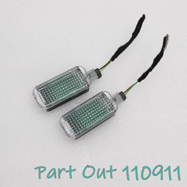[W-1]ベントレー ベンテイガ W12 LED フットランプ ルームランプ 3W8947409 カイエン Q7 Q8 ウルス 中古