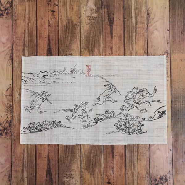麻１００％の生地に、鳥獣戯画の柄を染めました。サイズ：幅　約３５ｃｍ　×　約６０ｃｍ素材　：麻１００％原産国：日本