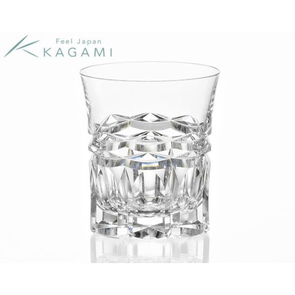 カットのコントラストが美しく、ふれたときの手ざわりも心地よいロックグラスです。クリスタルガラスの輝きが存分に堪能いただけます。木箱入口径85mmx高さ95mm・300ml手作り製品のため、在庫がない場合がございますので、あらかじめご了承ください。