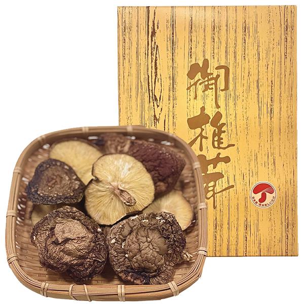 【商品内容】●国産原木乾椎茸　香信６５ｇ●化粧箱入●箱サイズ：19.5×27.5×4.0cm●箱重量：190.0g●宅配温度区分：常温●賞味期限：(製造より)約365日●JAN 4906126000527