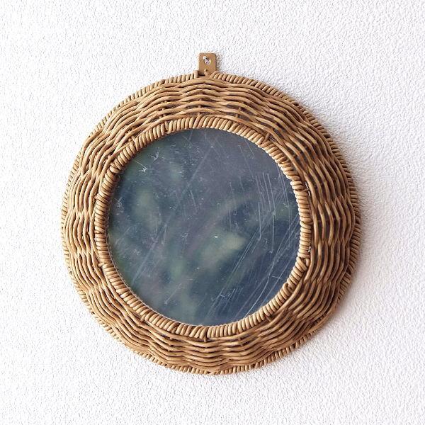 天然素材で編まれたような自然な温かみのある水に強いPPラタンで編み上げたミラーはアクリル製のミラーをセットしており落としても割れにくく、小さなお子様がいる場所やサニタリーでも安心してお使いいただけるウォールミラー軽量なので、壁への負担も軽く...