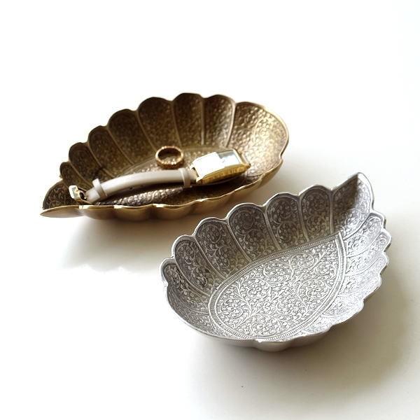 プレート トレー トレイ 真鍮 小物 皿 ゴールド シルバー おしゃれ アンティーク アクセサリートレイ 卓上 収納 小物置き ブラスペイズリープレート2カラー Kan9973 ギギリビング 通販 Yahoo ショッピング