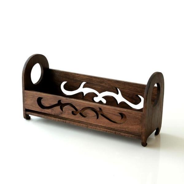 木製のボックスはキッチンで調味料入れやリビングでリモコンなどの小物入れに商品名 ： 木の小物入れ 商品番号 ： tom4410 サイズ(cm) ： 幅34.5x奥行11.5x高さ16.5 ボックスの寸法 ： 幅33×奥行9.8 ボックスの深...