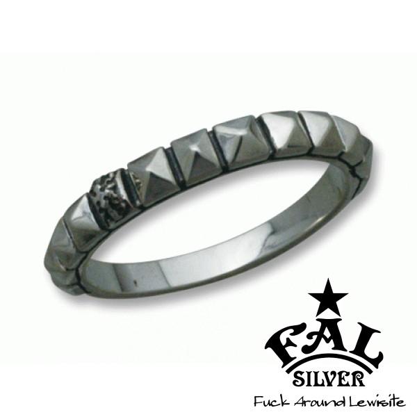 エフエーエル リング メンズ ブランド 指輪 シルバー トゥームウォールズsリング クロス ピラミッドスタッズ パンク F A L 人気 Fal Fa R 0094 新宿銀の蔵 年中無休 一部即日発送 通販 Yahoo ショッピング