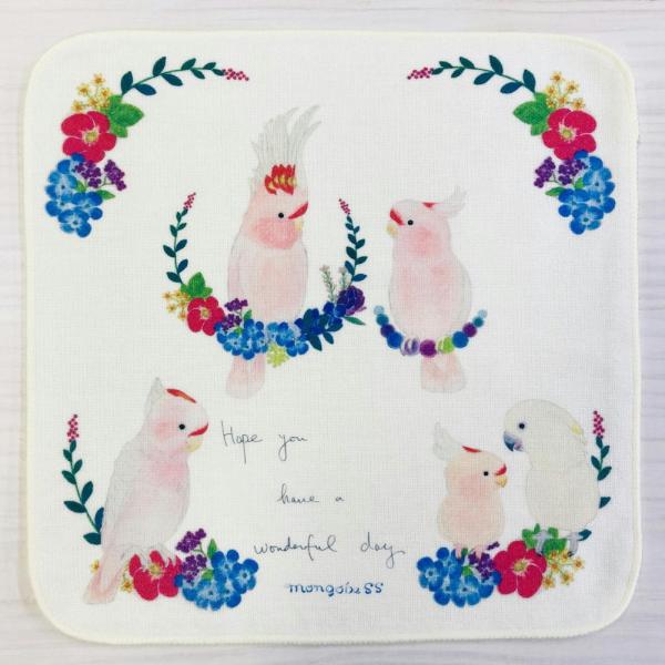 ピンクの身体がかわいいクルマサカオウムさんと真っ白な身体のタイハクオウムさん♪優しい色合いで持ってるだけで幸せになれそうですね(*^^*)表ガーゼ・裏パイルのハンカチなので吸水性がよいのが嬉しいポイントです♪とり好きさんへのプレゼントにも喜...