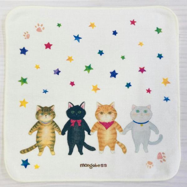 手を繋いでいるかわいい4匹のネコが描かれたハンカチです♪カラフルな☆もポイントです♪表ガーゼ・裏パイルのハンカチなので吸水性がよいのが嬉しいです☆生産地：中国（プリント日本）Size：約25×25cm素材：コットン100%綿素材のため縫製上...