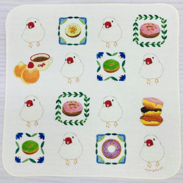 美味しそうなドーナツと首を少し傾げているお顔がかわいい文鳥さんのハンカチです(*^^*)表ガーゼ・裏パイルのハンカチなので吸水性がよいのが嬉しいポイントです♪とり好きさんへのプレゼントにも喜ばれると思います♪Size：約25×25cm素材：...