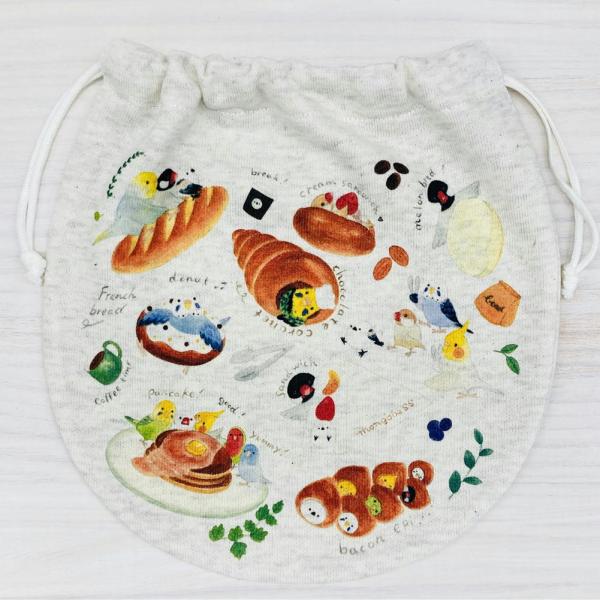 美味しそうなパンと可愛いことりがコラボしている巾着Mです化粧品なども十分入る大きさで、旅行などにも重宝します( ´ ▽ ` )肌触りのよいコットン素材♪替えマスクや除菌スプレー、ハンカチ、ティッシュなどまとめて入れておくのにも便利な少し大き...
