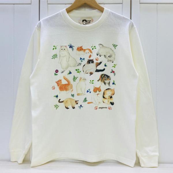 かわいい猫ちゃんが描かれたTシャツ♪トラキジトラペルシャシャムたくさんのネコちゃんたちがいっぱい描かれたロンT(*^^*)後ろの襟元にキジトラちゃんとトラちゃんペアが♪肉球もかわいいです(^^♪【カラー】ナチュラルホワイトの2カラースカート...