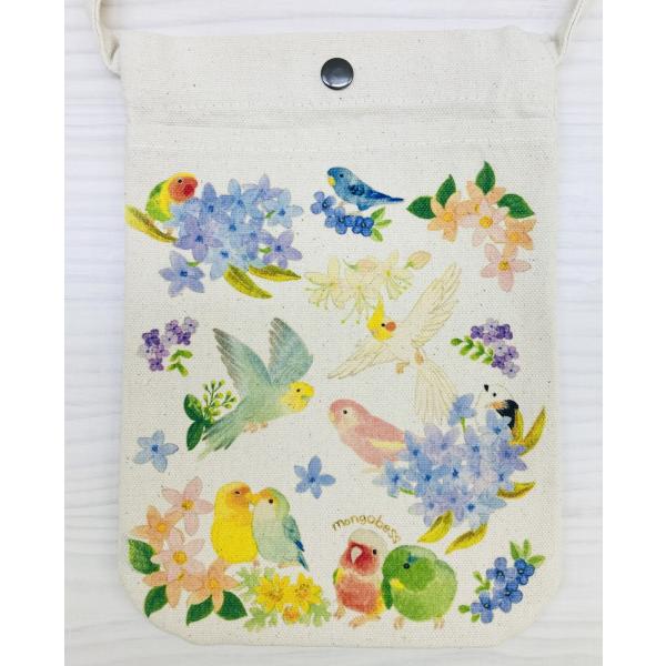 ふんわり優しい色使いがとってもかわいい(*^^*)ことりパラダイスミニサコッシュ♪斜めがけしてちょうどよいサイズ感。フロントにポケットがついてるのも嬉しいですね(*^^*)ちょっとそこまでアイテムもちょうどよく入る便利でかわいいサコッシュで...