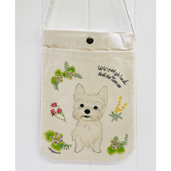 真っ白な毛並みが美しくきょとんとしたお顔がかわいいウエスティちゃん(*^^*)斜めがけしてちょうどよいサイズ感。フロントにポケットがついてるのも嬉しいですね(*^^*)ちょっとそこまで行くときやお散歩にも便利!!大好きなわんちゃんとのお散歩...