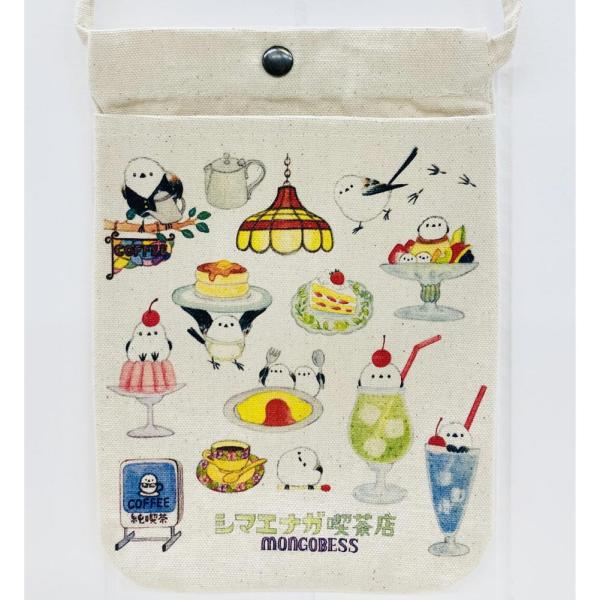 パンケーキ懐かしいレトロ感満載の喫茶店とシマエナガちゃんのコラボがかわいいサコッシュSです♪斜めがけしてちょうどよいサイズ感。フロントにポケットがついてるのも嬉しいですね(*^^*)ちょっとそこまでアイテムもちょうどよく入る便利でかわいいサ...