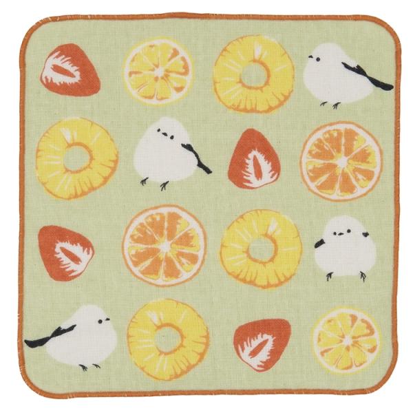 シマエナガとカラフルフルーツデザインの可愛いガーゼハンカチ!!少し小さめでなのでたたんでもポケットに入れやすいサイズです。Size：約22×22cm日本製 注意事項 ※モニターにより、色の見え方が実際の商品と異なることがございます※メール便...