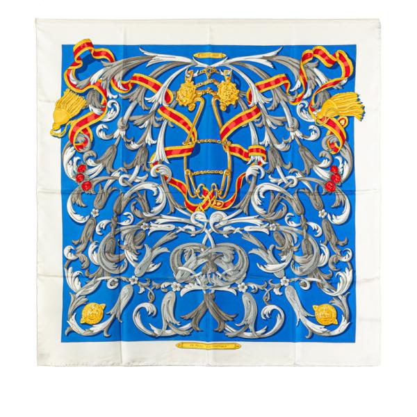 HERMES シルクスカーフ 青色　クリーム色　マリア HERMES シルクスカーフ 青色 クリーム色 マリア