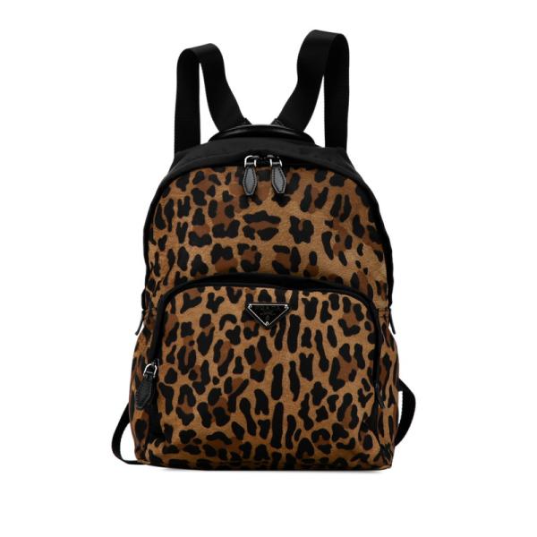 価格高騰中✨プラダ　レザー使い　三角ロゴプレート　リュック　黒　フラップ 価格高騰中✨プラダレザー使い三角ロゴプレートリュック黒フラップ