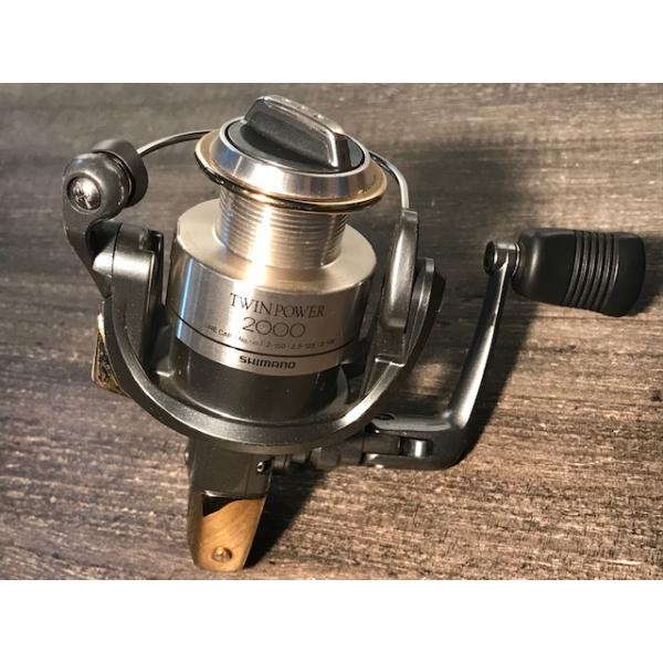 シマノ TWIN POWER 2000番 フィッシングリール Amazon | シマノ(SHIMANO) スピニングリール 24 ツインパワー