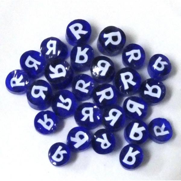 膨張係数104のミルフィオリです。ご自分のイニシャルなどお選びいただくのに便利です。