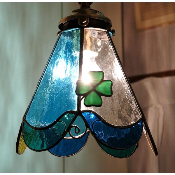 四つ葉と小鳥のステンドグラス ランプ 照明 ペンダント : ステンド