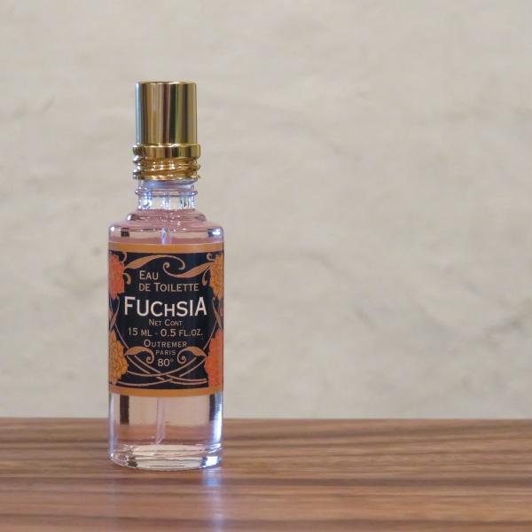 L'AromarineL'Aromarineアロマリン社は1979年Mr.Alain Leport(アラン・ルポルト)によってパリに設立されました。パリ市内に工場を持ち、グラース産の香料を使っています。フランスならではのクラシカルなデザイン...