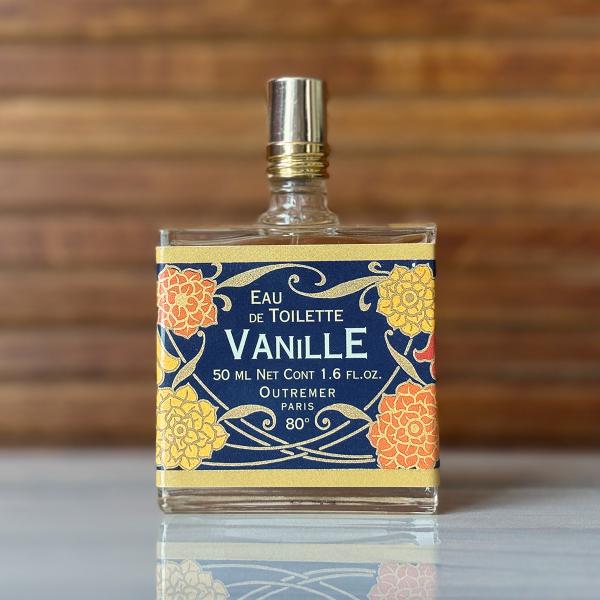 L'AromarineL'Aromarineアロマリン社は1979年Mr.Alain Leport(アラン・ルポルト)によってパリに設立されました。パリ市内に工場を持ち、グラース産の香料を使っています。フランスならではのクラシカルなデザイン...