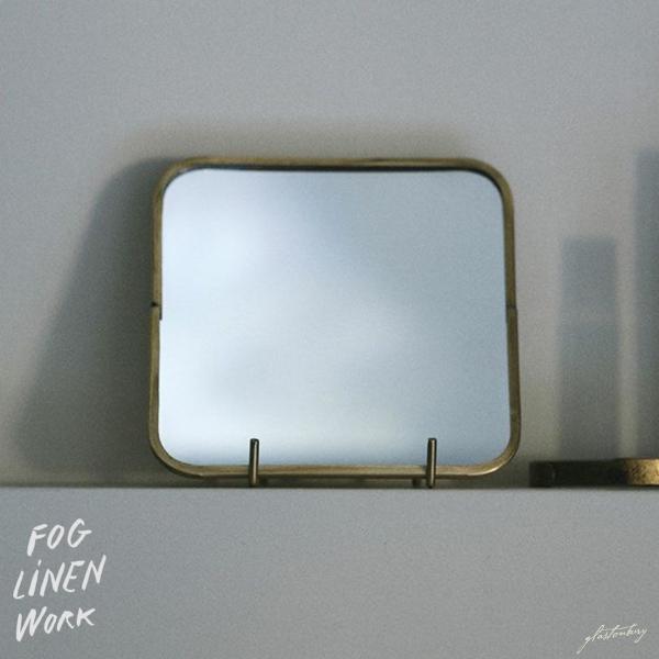 ブラスミラー落ち着きのある自然な色合いと質感が魅力のブラス素材でミラーをつくりました。シンプルなデザインで、さまざまなインテリアにすっと溶け込みます。しっかりとした作りながら軽量なので、壁に掛けるときは市販のフック等や画鋲などで、気軽に取り...