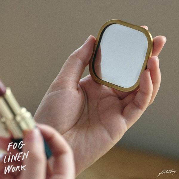 ブラスミラー（Ｓ）落ち着きのある自然な色合いと質感が魅力のブラス素材でミラーをつくりました。掌に収まるコンパクトなサイズで、持ち運びにも便利です。ポーチやカバンからさっと取り出してちょっとしたメイク直しをする時にも、お気に入りの鏡があれば気...