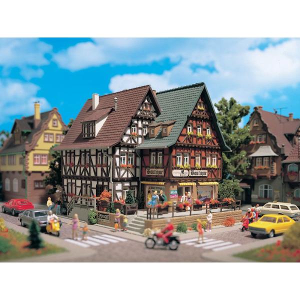 Vollmer(�t�H���}�[) HO Boutique with interior and LED lighting, functional kit 43694