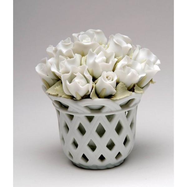 網模様のポットいっぱいに、清楚な白い薔薇がいっぱい飾られたポーセリンで出来た電子オルゴールです♪☆訳あり☆※電子オルゴールに不具合がありますが、インテリアの置物としては何の問題もなくご愛用いただけます。サイズ(cm)：　縦１１．５X横１０．...