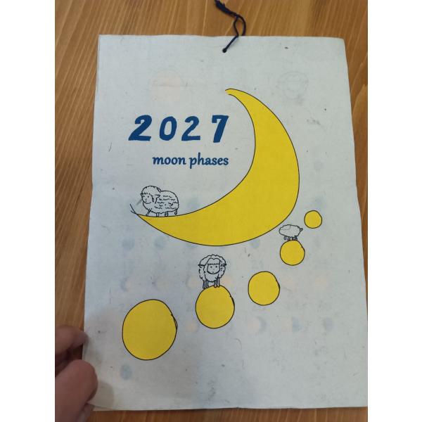 【GoaGajahオリジナル】2027年 カレンダー A4 月の満ち欠け 羊 ネパール手漉き紙 ロクタ紙 壁掛け エスニック アジアン 雑貨 インテリア