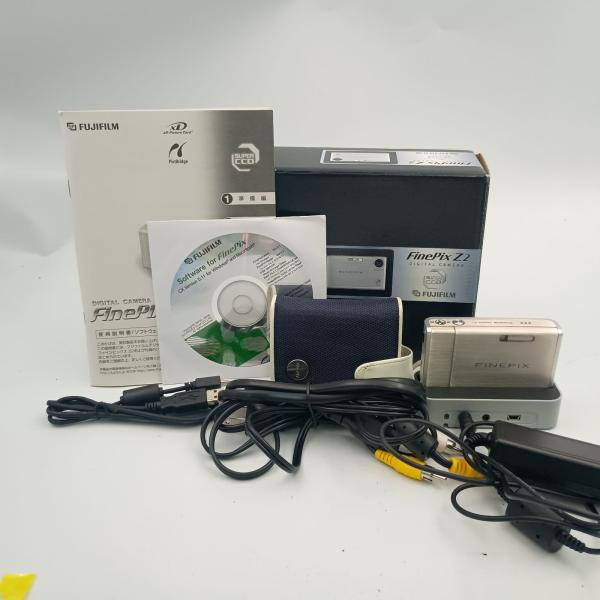 Fujifilm Finepix Z2 Compact DIGITAL Camera コンパクトデジタルカメラ Silver