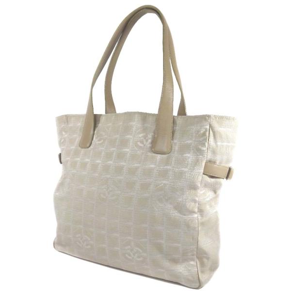 シャネル ニュートラベルライン トートgm トートバッグ レディース ナイロン 中古 ベージュ 送料無料 Chanel レザー 使い勝手の良い A155