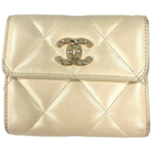 CHANEL シャネル マトラッセ 三つ折り財布 ラムスキン AP2809 ホワイト  