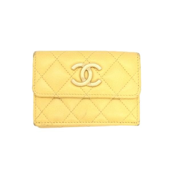 シャネル CHANEL 三つ折り財布 フィッシュ スモール ウォレット レザー キャビアスキン ライムイエロー シルバー金具 ココマーク コンパクト ランダムシリアル 【箱】【中古】 CHANEL - シャネル CHANEL 三つ折り財布 フィッシュ スモール
