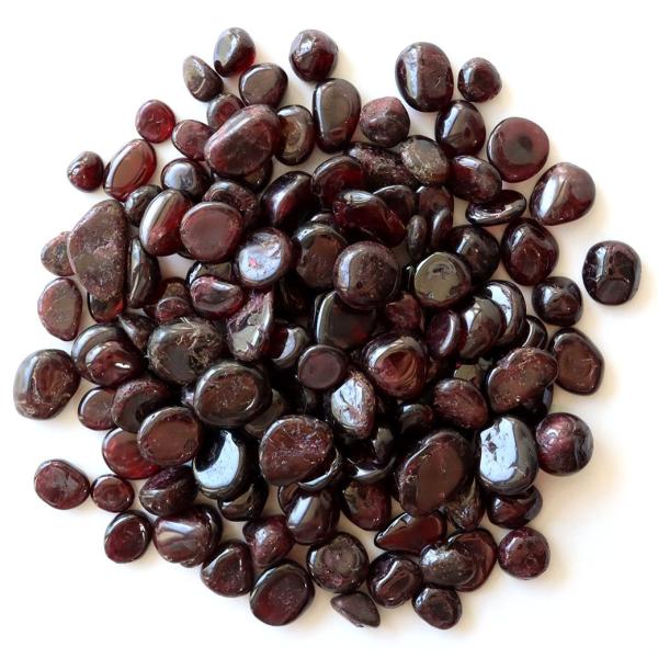 ◆約100gでのお届けになります。■ガーネットについて１月の誕生石としてよく知られるガーネットは、『実りの象徴』とされ、目標に向かい、コツコツと積み上げてきた努力の成果を実らせて、成功へと導いてくれるといわれています。受験や就職など、目標の...